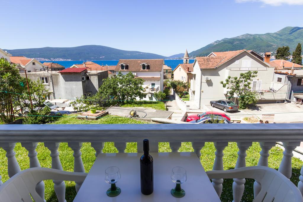 St. Roko Guest House Донья Ластва Екстер'єр фото