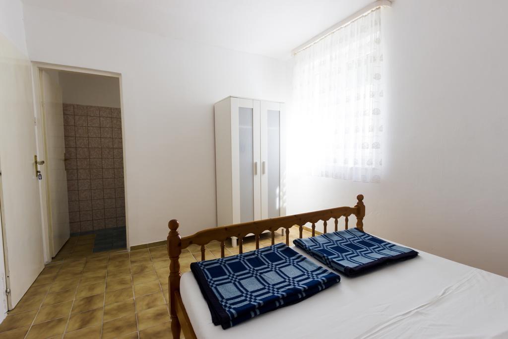 St. Roko Guest House Донья Ластва Екстер'єр фото